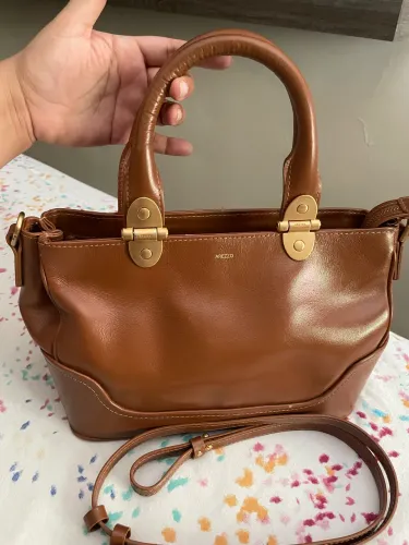Bolsa arezzo em couro