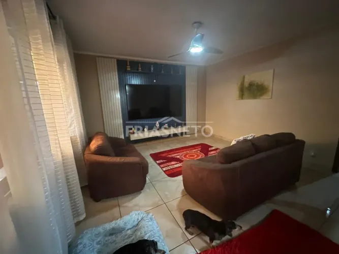 Casa à venda no bairro Vila Fatima