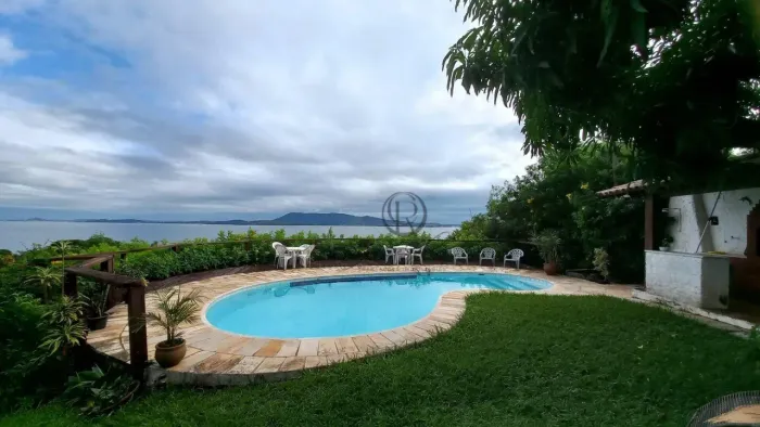 Casa com 7 dormitórios à venda, 131 m² por R$ 1.800.000,00 - Baleia - São Pedro da Aldeia/