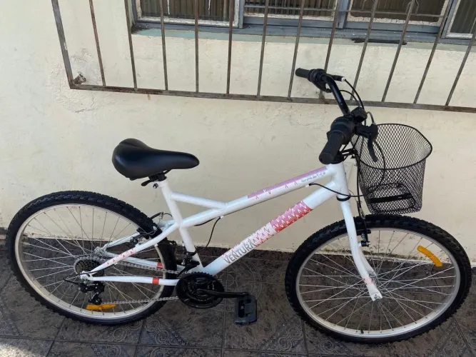 Bicicleta aro 26 Caloi Montana 21 marchas com cestinha novinha!!