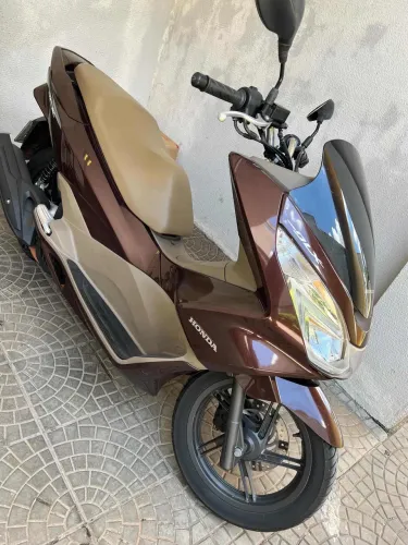 Honda PCX DLX 2018 MARROM - 18km