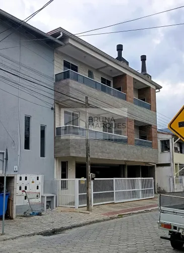 10 APARTAMENTOS E 2 LOJAS.
