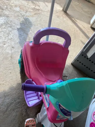 triciclo infantil com haste