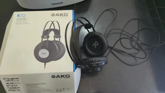 Fone de ouvido profissional AKG K72
