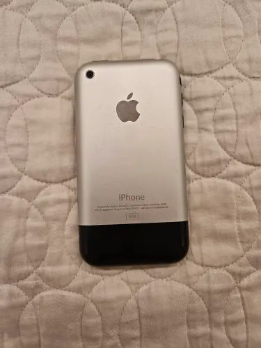 iPhone 2G 8GB 2007