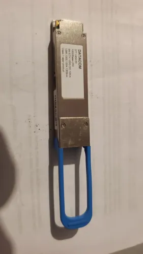 Transceptor óptico Datacom modelo 100GBASE-LR4