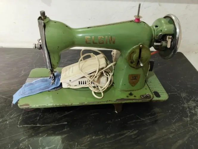 Máquina de costura doméstica 