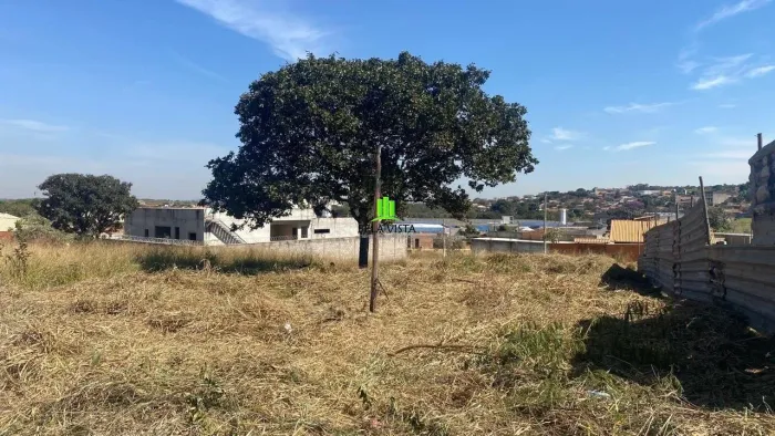 Lote com 370,34 m² Vila Dos Ipês