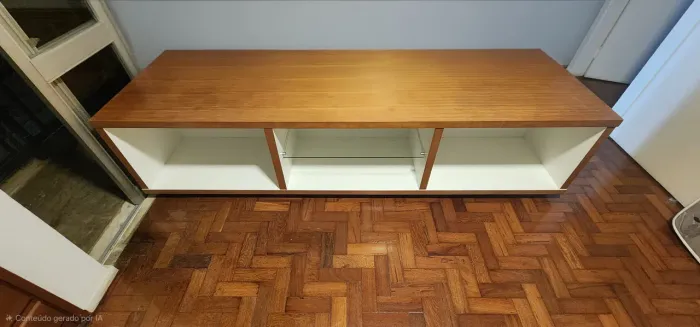 Rack de Madeira para Sala - Excelente Estado