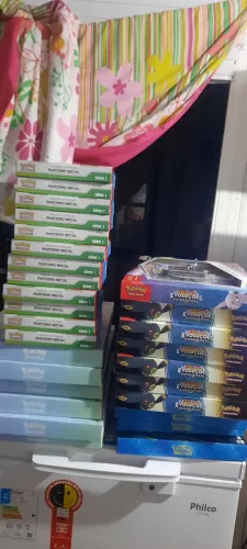 28 caixas Pokémon mais um brinde