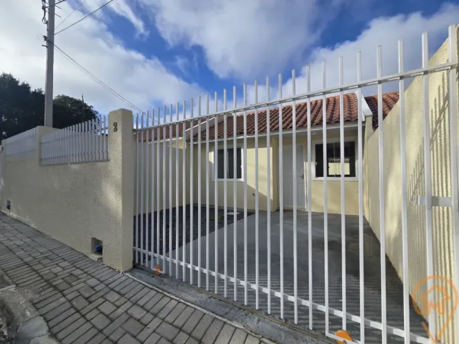 Casa Residencial com 2 quartos para alugar por R$ 1860.00, 52.00 m2 - ALTO BOQUEIRAO - CUR