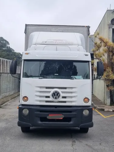 VOLKSWAGEN 24.250 2010 - TRUCK BAÚ 22 PALETES - PRONTO PARA TRABALHAR