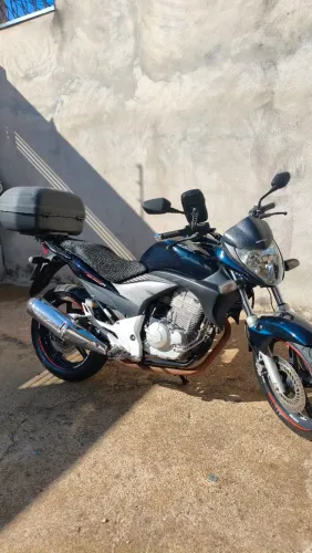 CB300r Azul petróleo