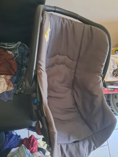 Cadeira para carro de criança e bebê conforto