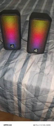 Caixas de som com leds