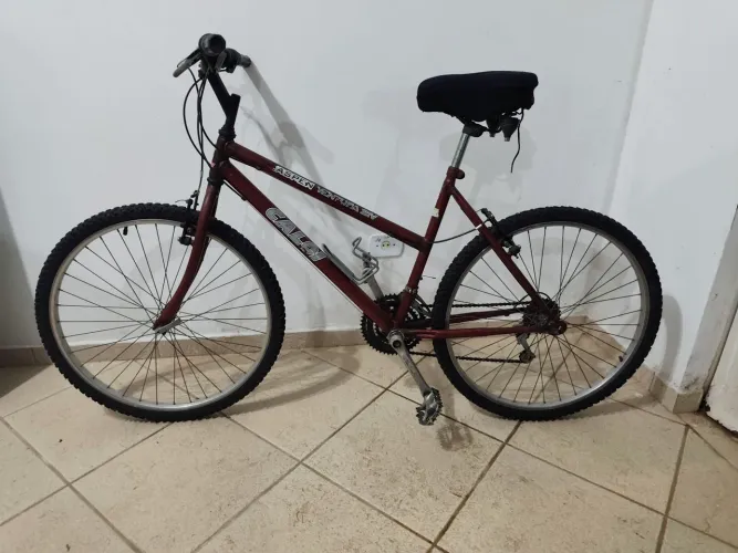 Bicicleta CALOI Aspen Ventura Aro 26" - 21 marchas | Bom Estado