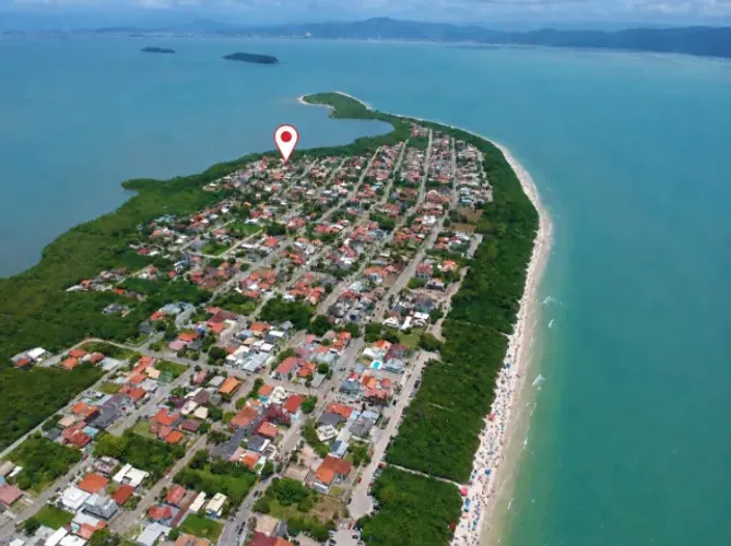 Terreno à Venda-Tamanho 580 Metros Quadrados -Praia da Daniela Florianópolis