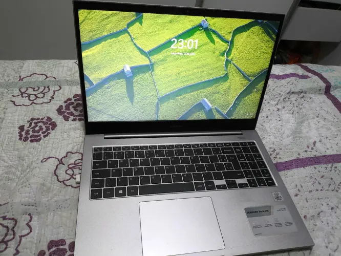 Netebook Samsung book e30