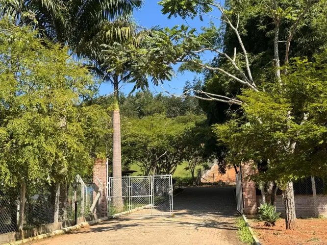 Casa 2 quartos em lindo condomínio na Estrada do Rio Taboao, pertinho do shopping.