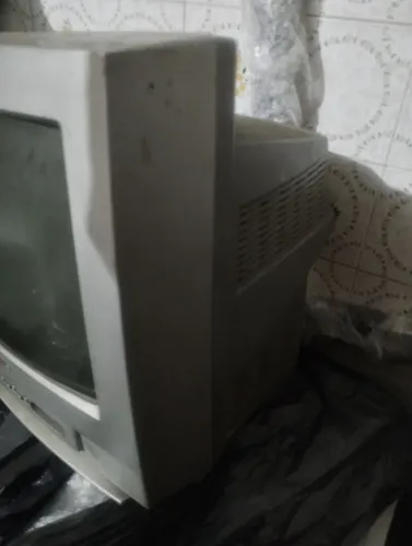 Por 99 reais televisão tubo 