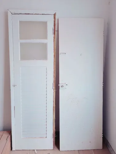 Portas Para sua Casa. Brancas e madeira Angeli.