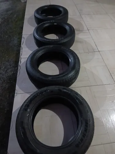 Vendo 04 pneu Goodyear 205 65 16 original do creta meu zap * valor 800,00 reai