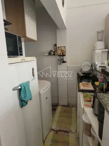 Kitnet/Conjugado : / Residencial / Glória