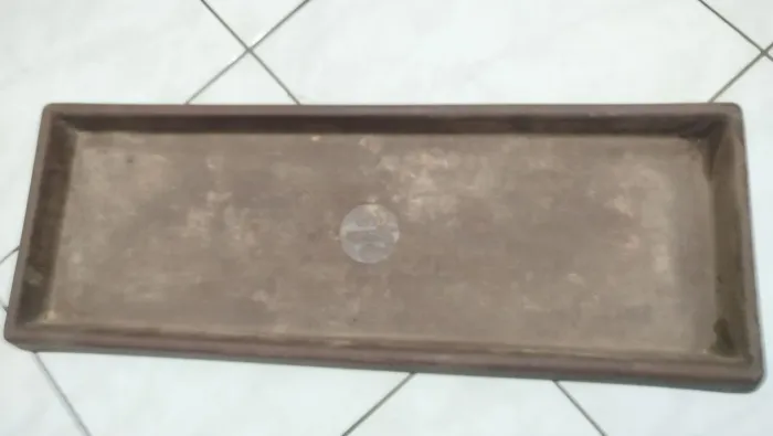 Prato grande de flor c/ 80 cm de comprimento e 28 cm de largura 