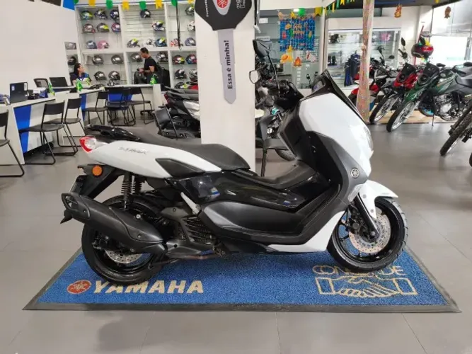 NMAX BRANCA
