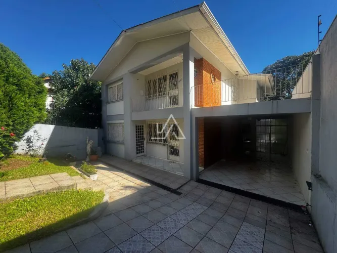CASA AMPLA DE DOIS PAVIMENTOS NO CENTRO, RUA LAVA PÉS