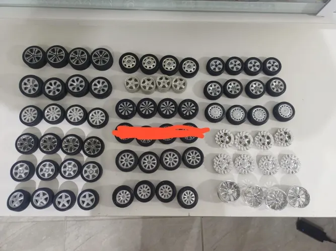 Rodas e Pneus para minis 1/18