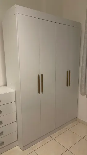 Guarda-Roupa Casal Bartira Ville 4 Portas de Bater 2 Gavetas Internas - 134cm