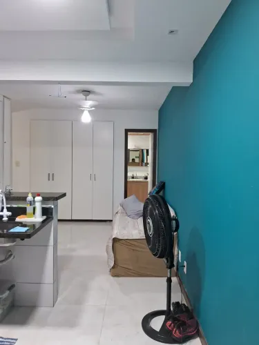 1/4 sala, armários embutidos, portaria 24 horas, piscina.