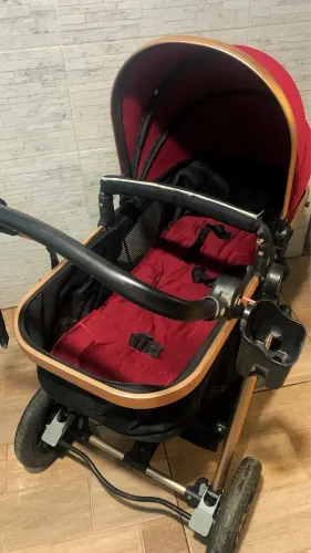 Carrinho de bebê importado 