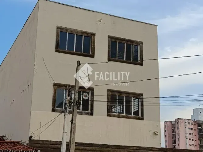 Salas 140m para locação em frente ao Liceu