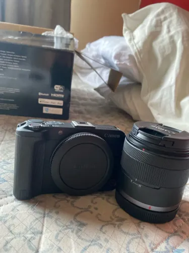 Câmera canon r50v