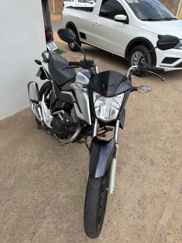 Vende-se 12 mil 