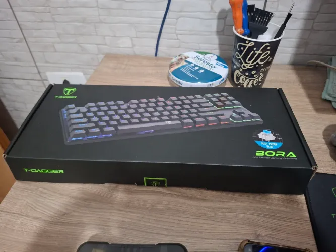 Mouse e teclado mecânico gamer