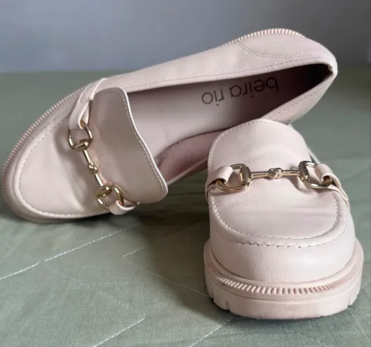 Mocassim tratorado off white marca Beira Rio