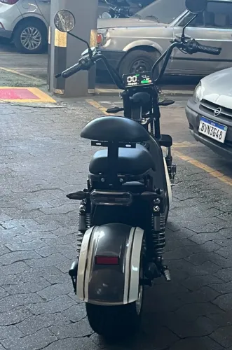 Moto Elétrica 2.000 watts Emplacada