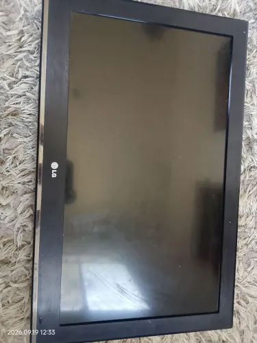TV LG 32" 32CS460 HD (não Smart) - funcionando - suporte quebrado