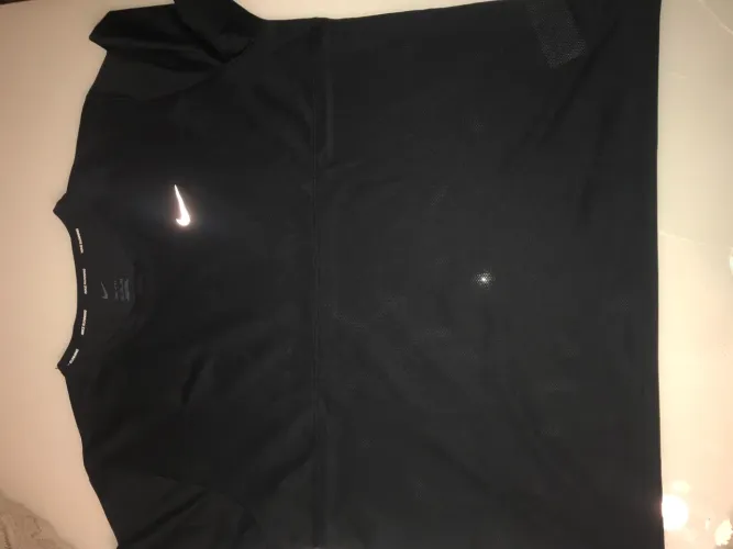 Camisa dri fit preta Nike