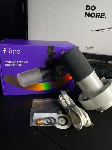 Microfone Profissional Fifine K688 Cardioide USB, XLR Cor Branco *NOVO* + Garantia.