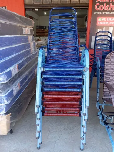 Cadeira de fio. Entrega á partir de duas unidades.