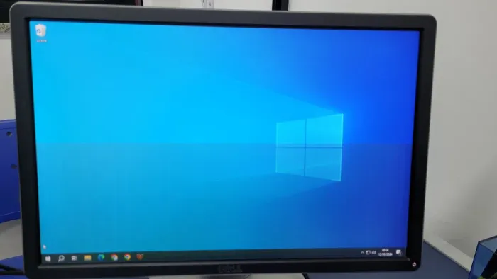 Monitot 19,5" DELL p2016t VGA DP USB - Defeito Tela