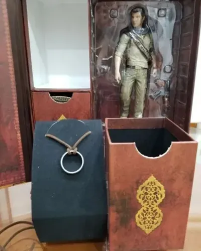 EDIÇÃO ESPECIAL PS3 UNCHARTED 3 COMPLETO CAIXA JOGO BONECO E ACESSÓRIOS