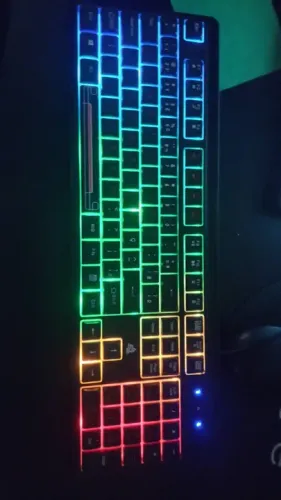 Teclado com Led Arco Iris ainda com caixa