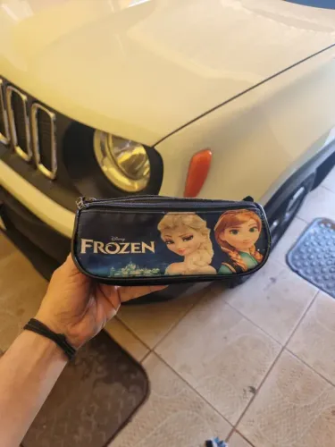 Portalápis da Frozen em Samambaia Sul