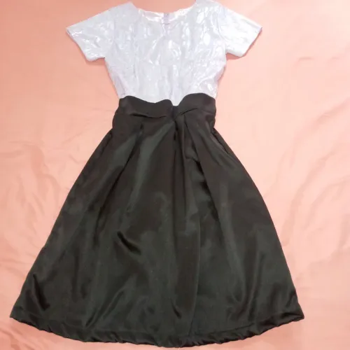 Vestido de renda lilás 