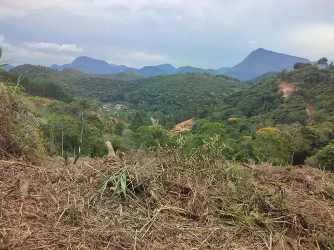 Teresópolis - terreno  com vista e lazer completo !